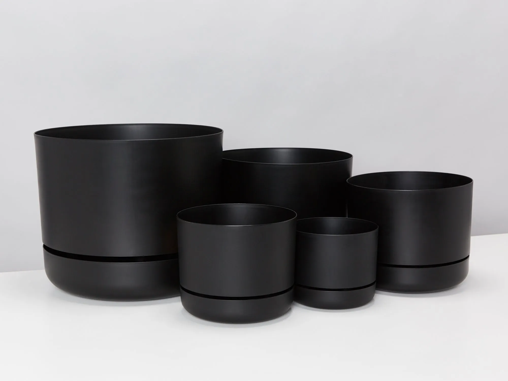 Black Self-Watering Pots 215mm - Recycled Plastic
