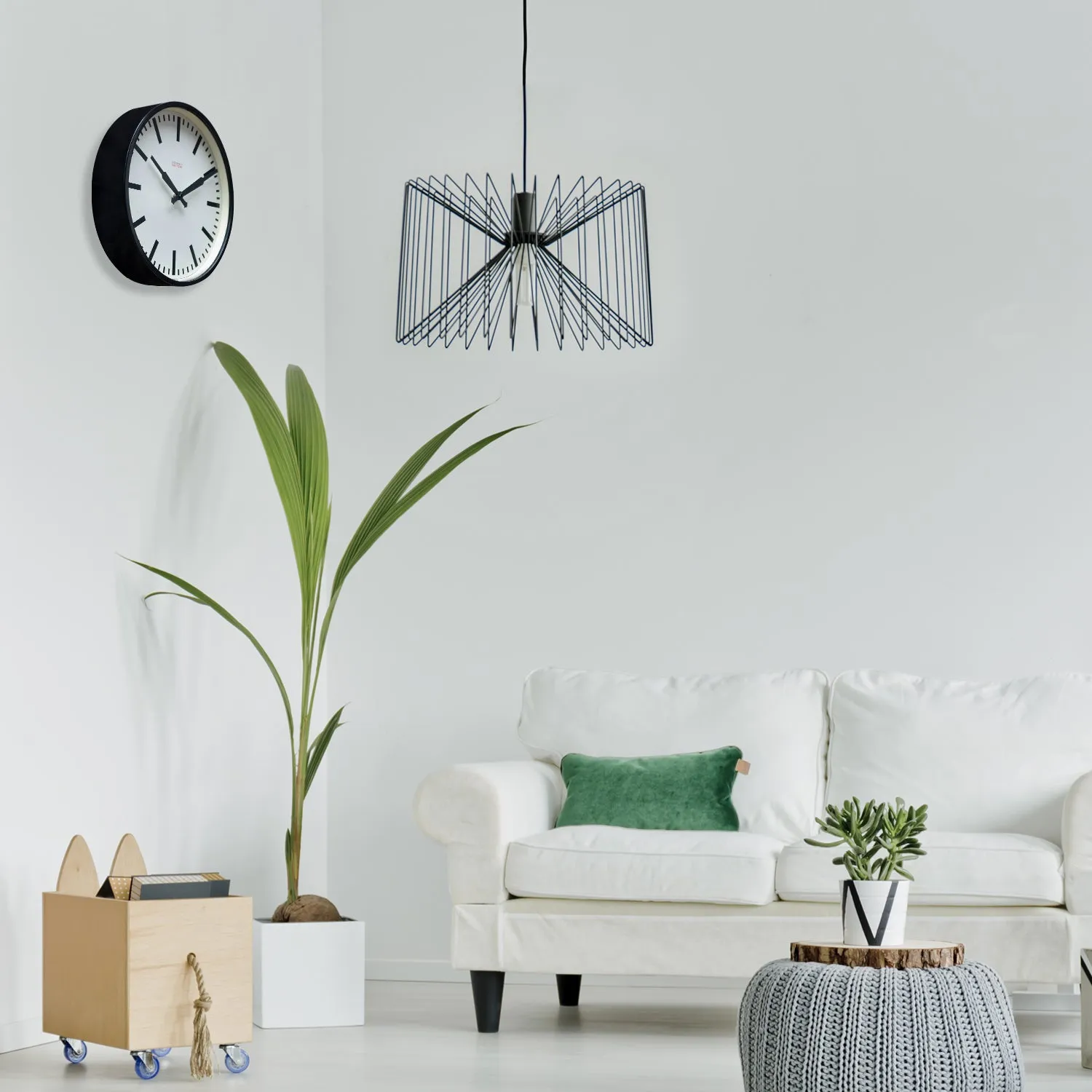 Cloudnola Factory Black Station Clock – Industrial Design with Baton Dial