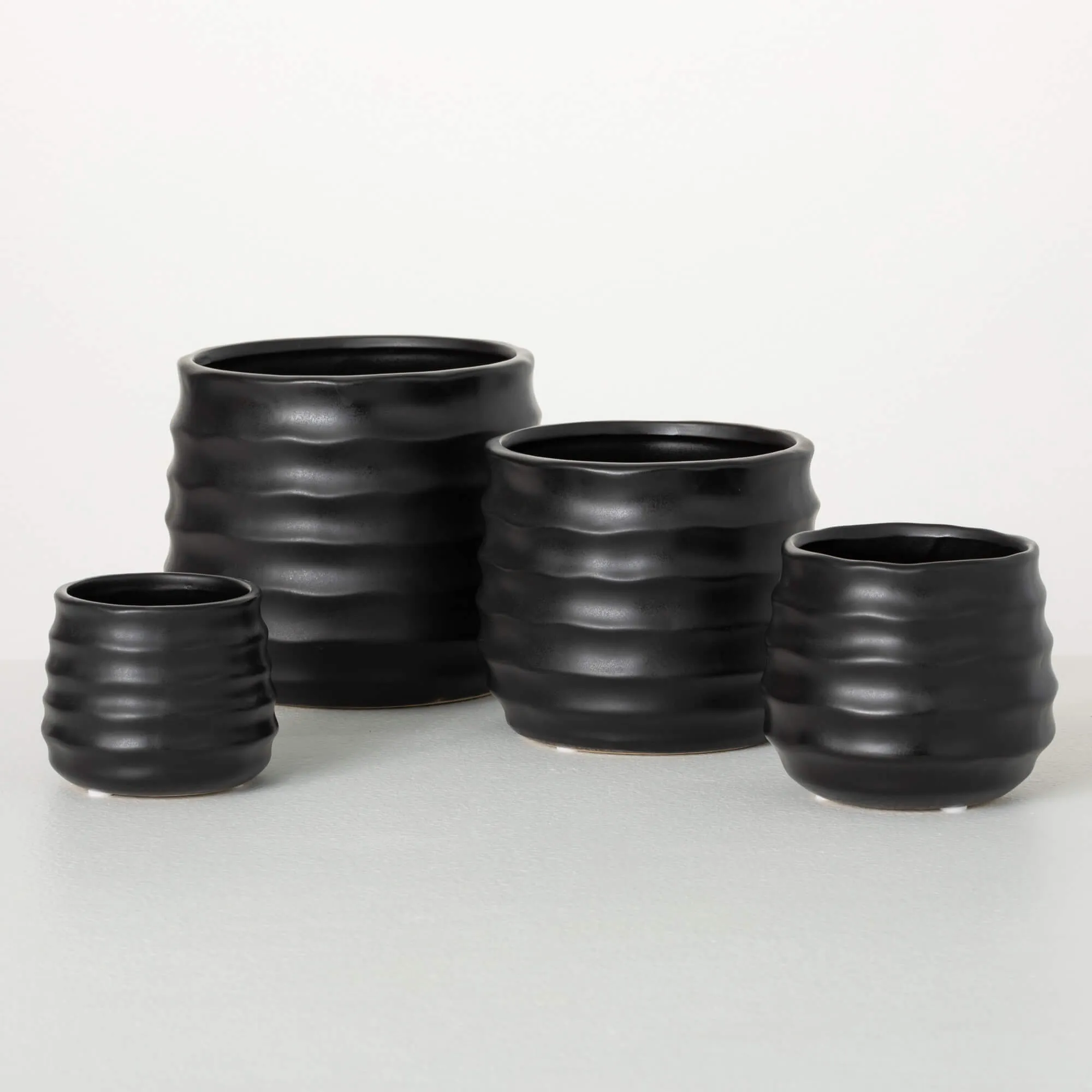 Ebony Ribbed Round Pots