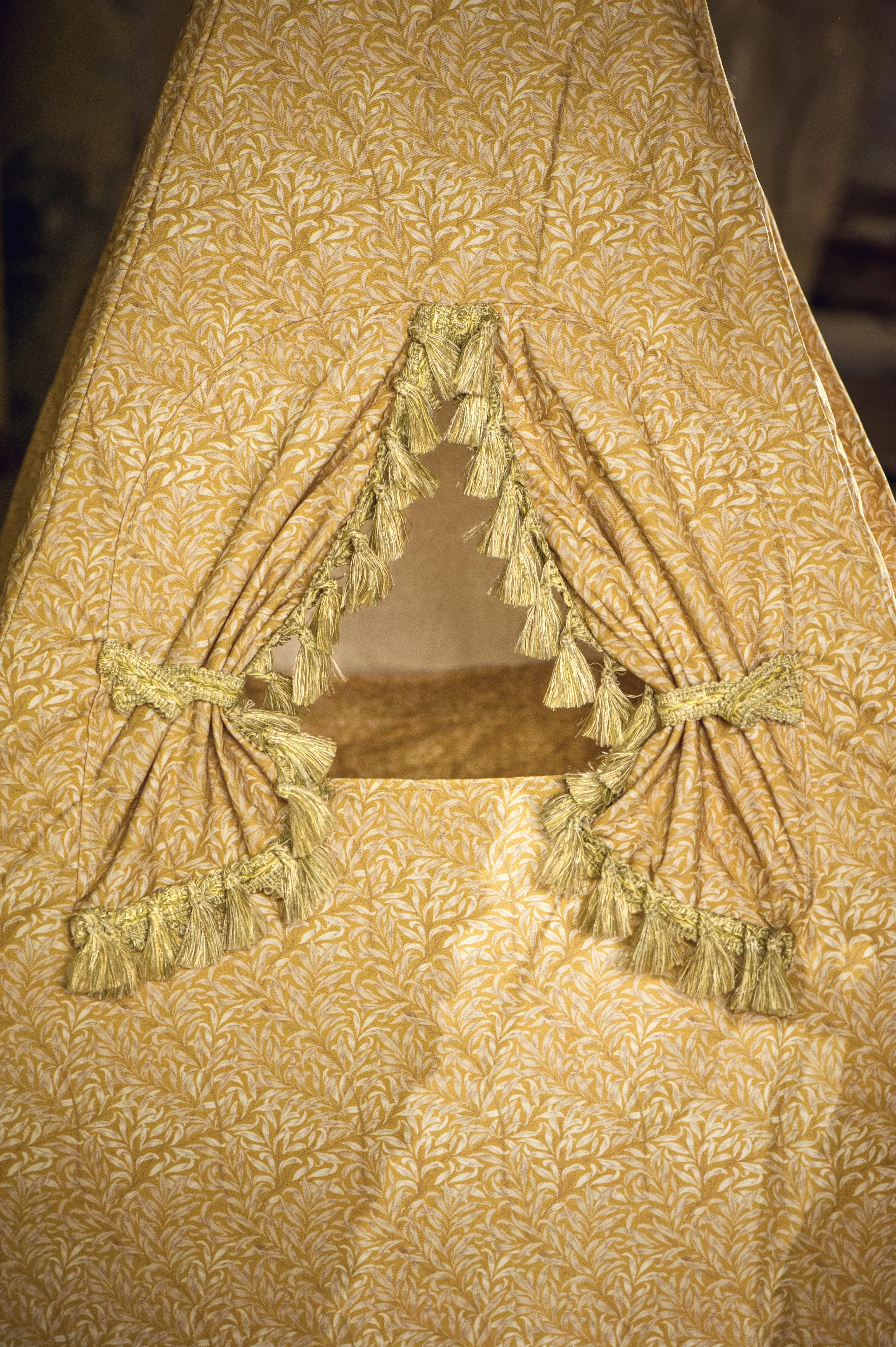 THE OUTLET: Tent of Dreams - Golden Willow Boughs